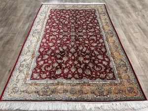 Qum 448 Красный